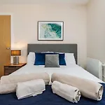 Central Apartment With 2 Parking Spaces!