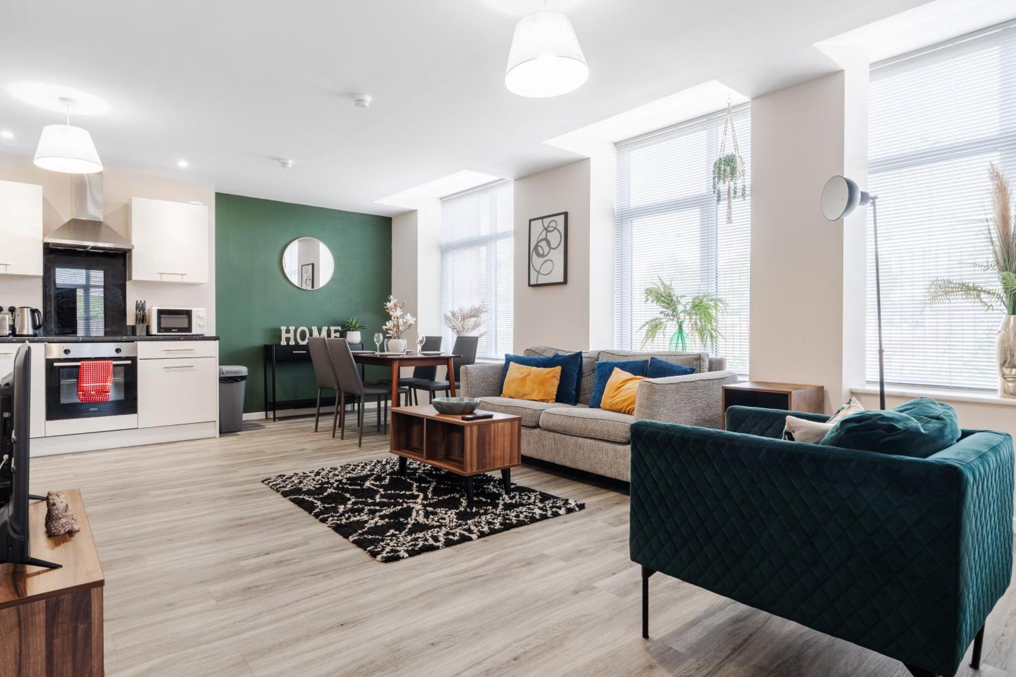 Apartment With 2 Parking Spaces! *