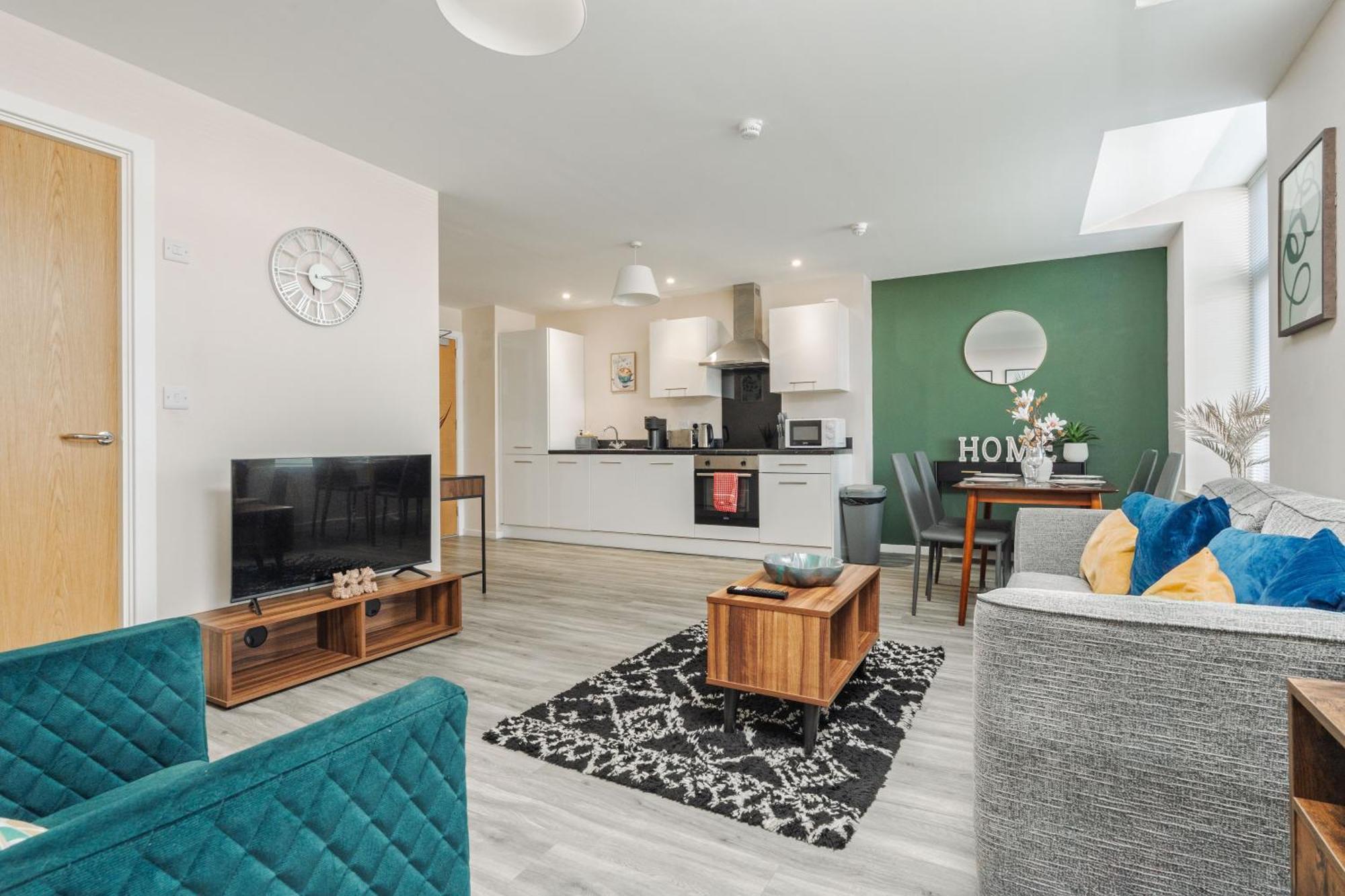 Apartment With 2 Parking Spaces!